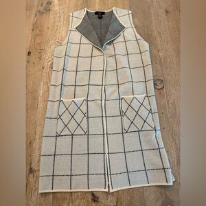 Rain Woman’s Cream and Grey Sleeveless Cadigan Size S